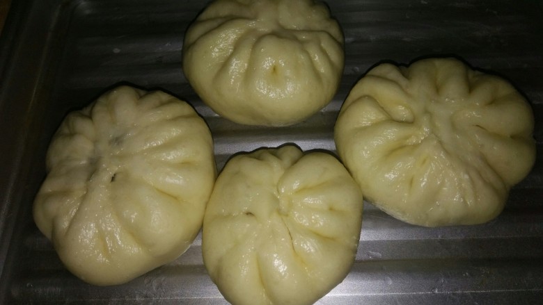 火腿肠肉包子