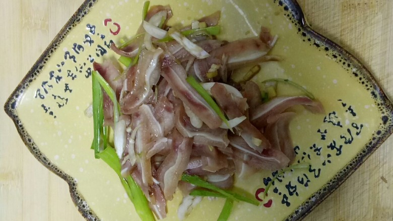 凉拌🐷耳朵