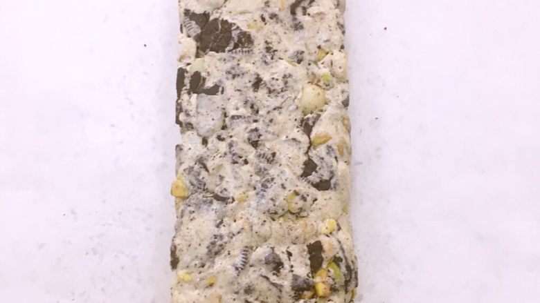 摩卡雪花酥,放凉后,就可以开切啦……
