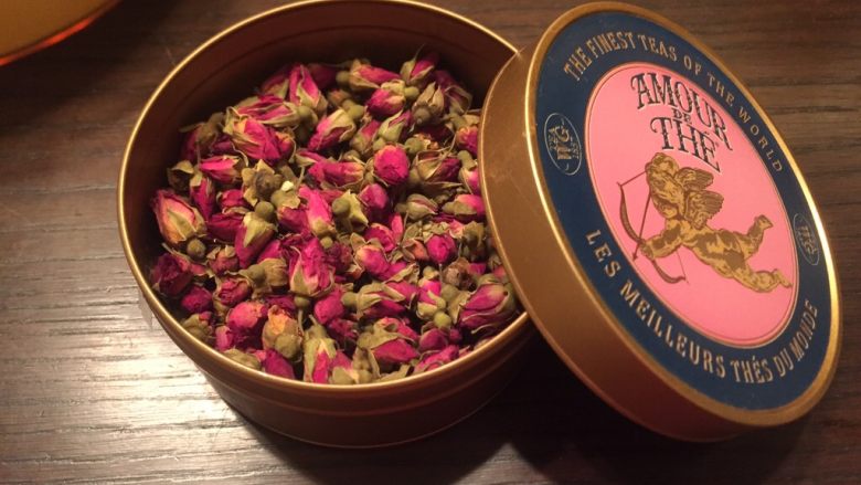 玫瑰蛋花炫彩小汤圆,玫瑰花朵准备好,