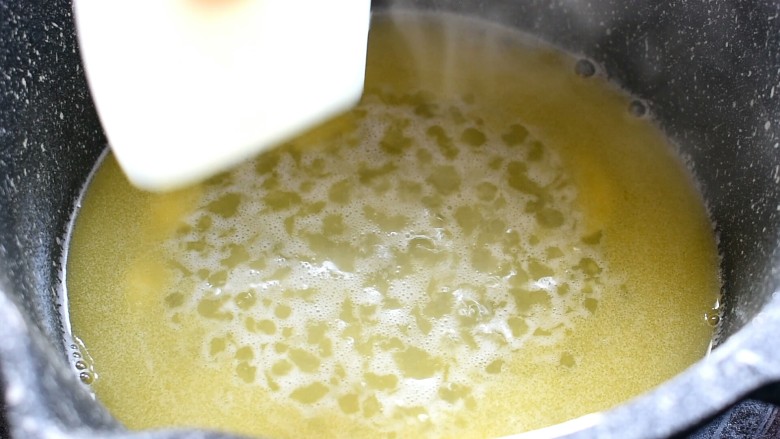 玩偶泡芙,用大火烧开，记得搅一搅