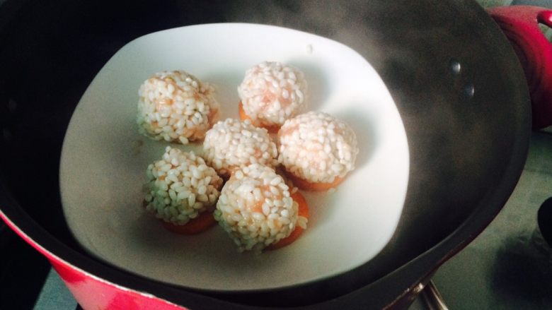 只是叫法不同—珍珠丸子,水烧开，大火15分钟。