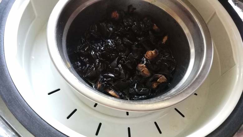 古法玉灵膏
吃出好气色,改小火隔水蒸48小时