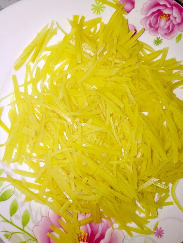 蜂蜜柚子茶,此动作重复两三遍,最后冲洗干净捞起来控水