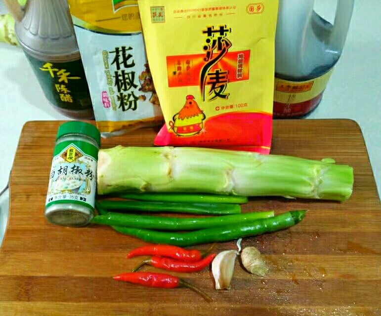 凉拌棒菜丝,食材如上图