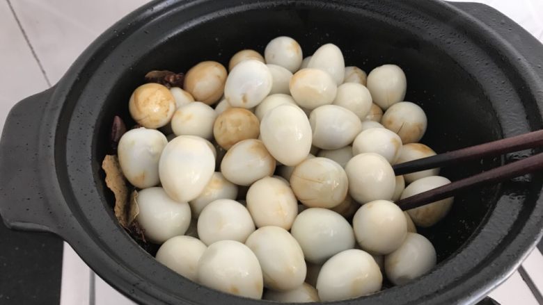 百变鸡蛋~啤酒卤蛋(迷你版),放入鹌鹑蛋