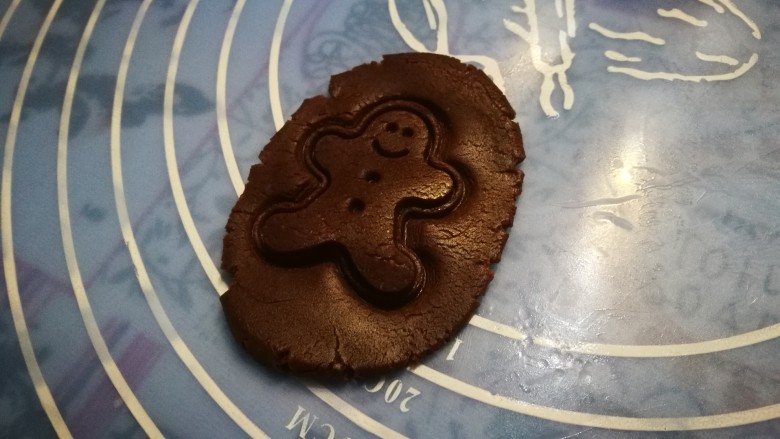 圣诞系列~姜饼人黄油饼干,用饼干模具扣出姜饼人的形状