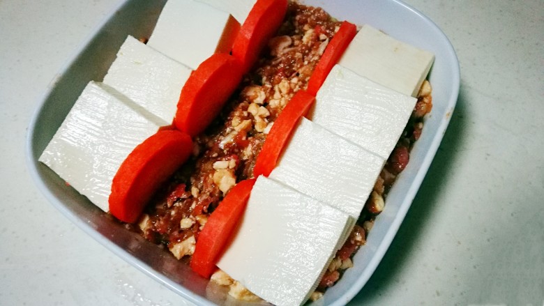 创意蒸菜~过桥豆腐,胡萝卜片摆好 像小桥的栏杆不😜