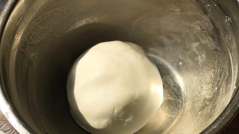 冬太烈,心太软,再慢慢倒入水,直到活成不沾手的面团