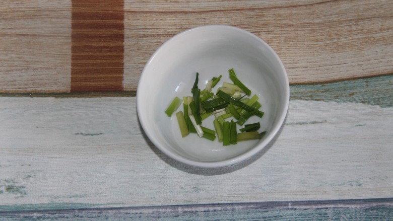 香菇牛肉炒饭,切点<a style='color:red;display:inline-block;' href='/shicai/ 3250'>葱</a>,