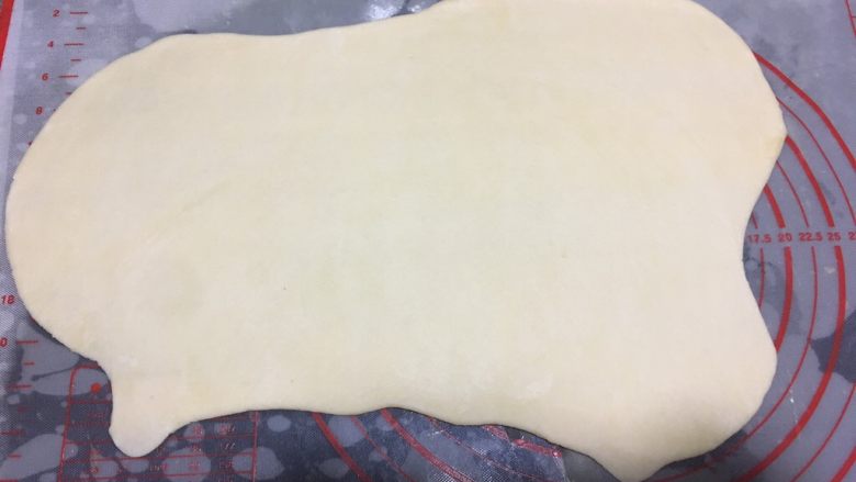 抹茶味雪花酥(内含饼干做法),再次擀开,擀成长方形