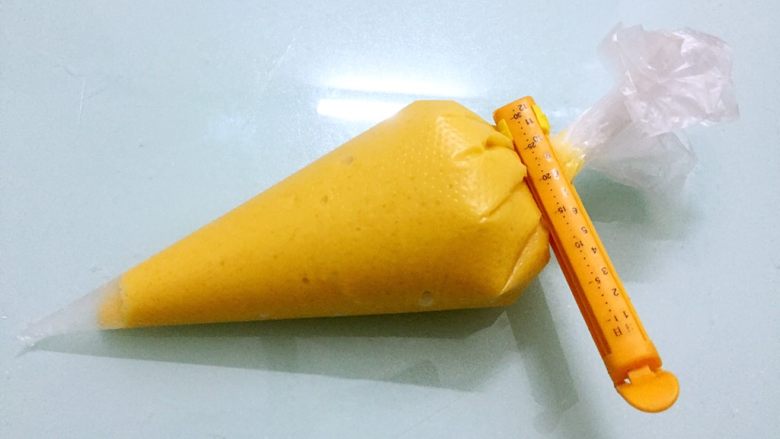玛德琳蛋糕,放入冰箱冷藏一小时