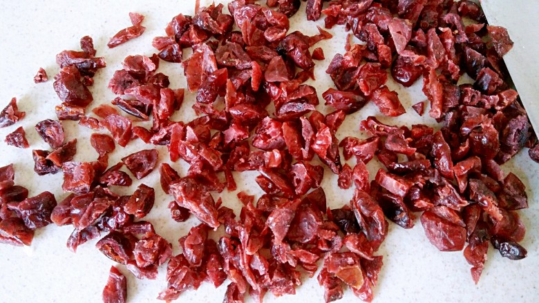 蔓越莓花生牛轧糖,50克免洗<a style='color:red;display:inline-block;' href='/shicai/ 109174'>蔓越莓干</a>,切碎备用