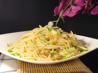 家常小炒—酸辣土豆丝