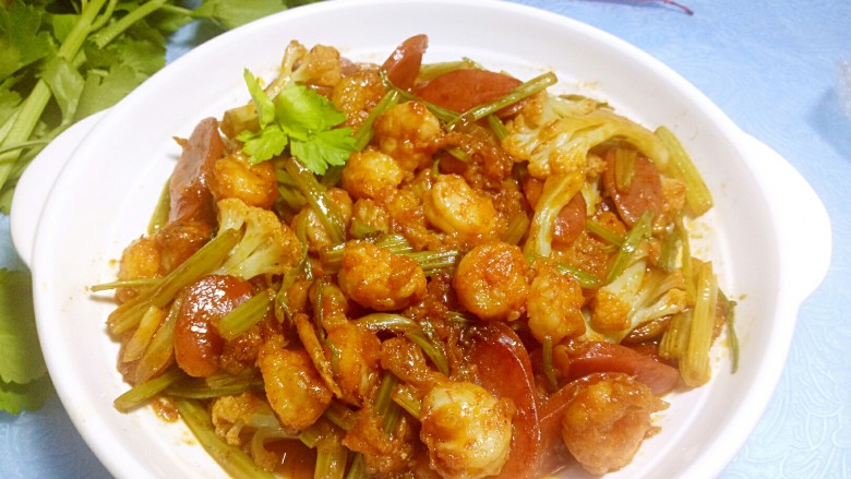 稻花香茄汁虾仁饭,出锅装盘