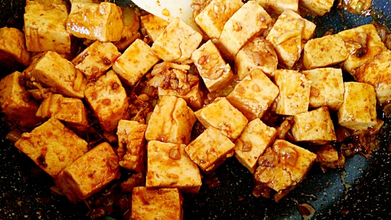 家常味~辣烧豆腐,即可关火,做好了