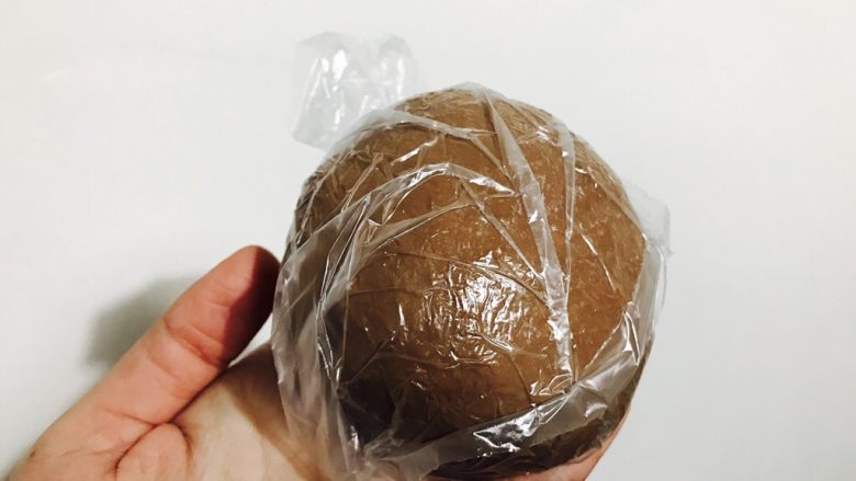 网红脏脏包,面团揉圆,冷冻30分钟