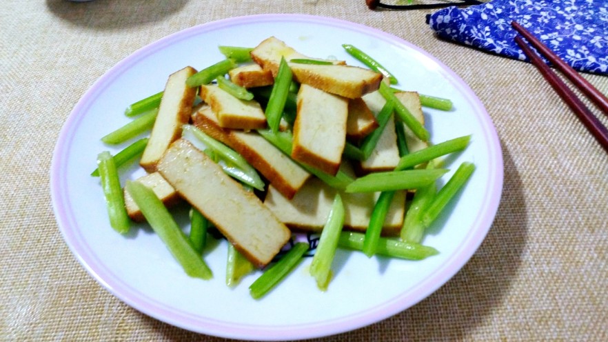 香芹炒豆干