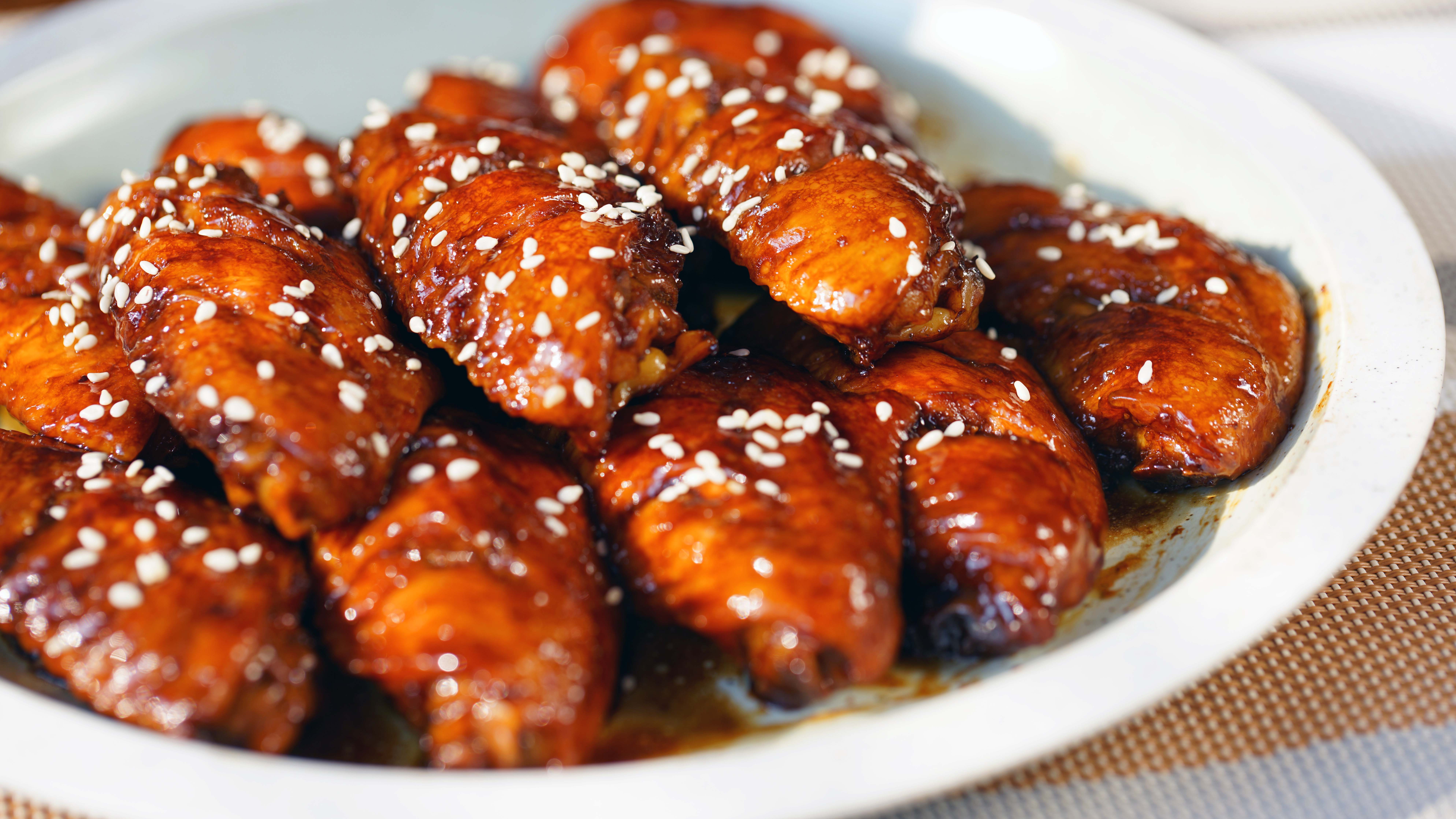 【可乐鸡翅】懒人小白也能做的美味鸡翅，端上桌分分钟被抢光！