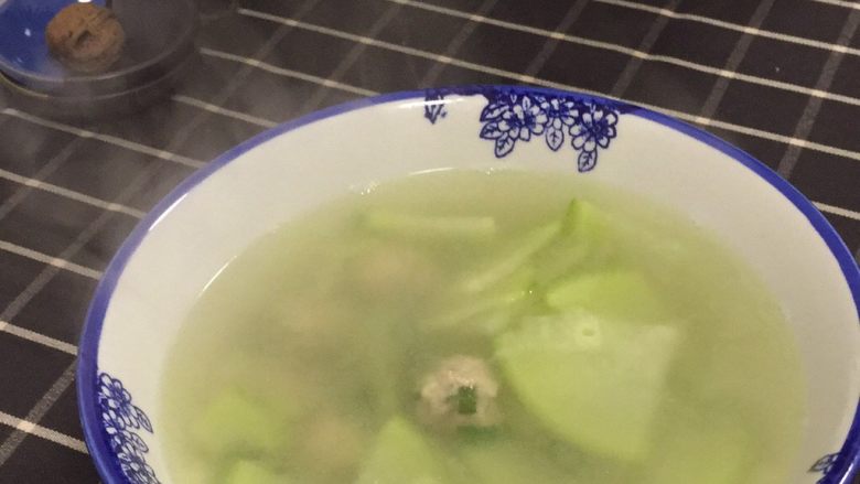 五花肉丸白萝卜汤