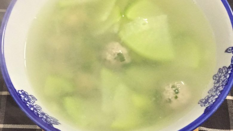 五花肉丸白萝卜汤,味道很好