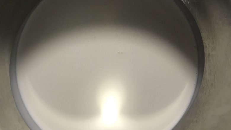 祝福天使,<a style='color:red;display:inline-block;' href='/shicai/ 8197'>淡奶油</a>加糖,做冰水打发(天气冷可以直接打发)