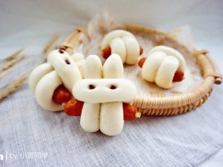 小兔子香肠馒头卷