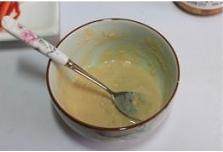 椒丝腐乳通菜,腐乳加入少许腐乳汁,捣成酱;