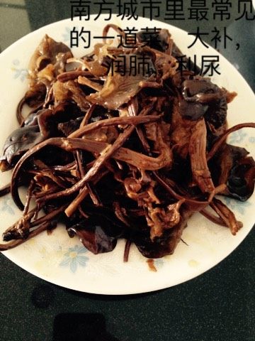 木耳茶树菇肉片