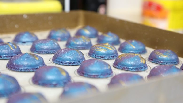 星空马卡龙(意式),凉完,加金蜜粉