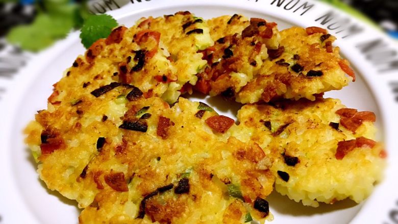炒饭秀~鸡蛋米老头,这样煎出来米饭,不会有很多油
