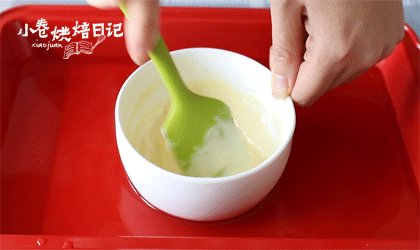 12月是什么颜色的?贝壳蛋糕来告诉你,融化白巧克力,包裹在蛋糕上,形状自由发挥!