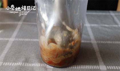 春天撩汉的套路,是你冬天补过的脑,去核的枣肉放搅拌机里,加大约2倍重量的<a style='color:red;display:inline-block;' href='/shicai/ 156925'>水</a>打成枣泥。