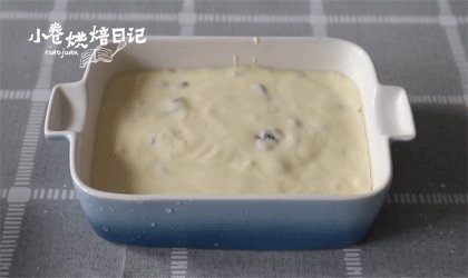 烤年糕?你太天真了:这款西式烤年糕让你乐不思蜀!,容器里面刷油,倒入糯米糊