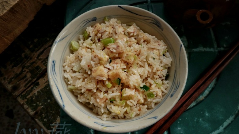 #炒饭秀#芋头炒饭,材料的量根据自己实际情况决定增减,我这次大概炒5碗<a style='color:red;display:inline-block;' href='/shicai/ 507'>米饭</a>