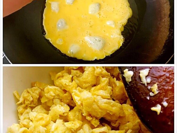 炒饭秀+时蔬蛋炒饭,开火,起锅放油,待油温9成热,待蛋液凝固,用筷子从一边拉向另一边,重复此动作,直到所有的蛋液都凝固,关火。用木铲切成小块,盛出备用!