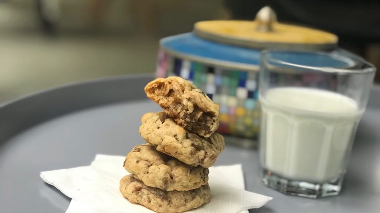 燕麦饼干,我个人还是比较喜欢软的饼干,最好搭配一杯牛奶或咖啡