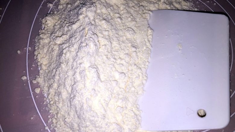苹果派,用刮板和匀