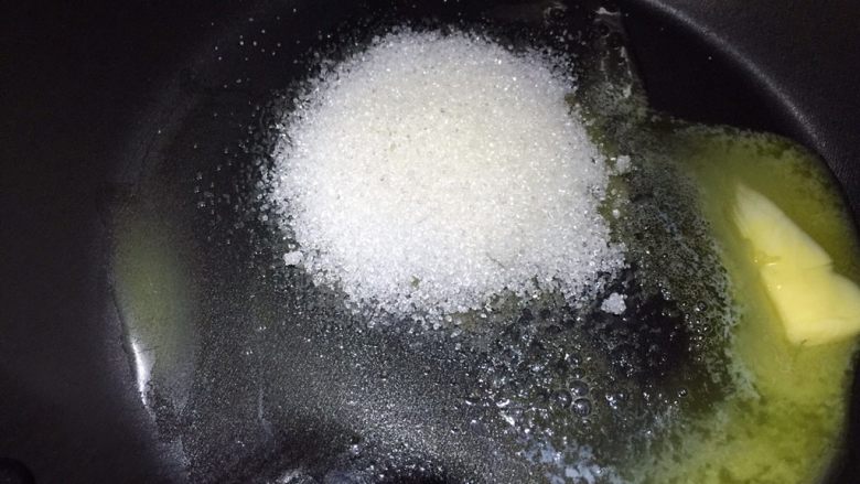 苹果派,加入25克细砂糖