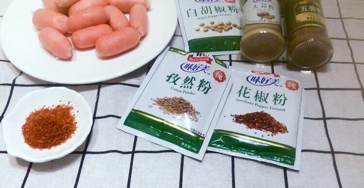 爱心火腿,准备好材料