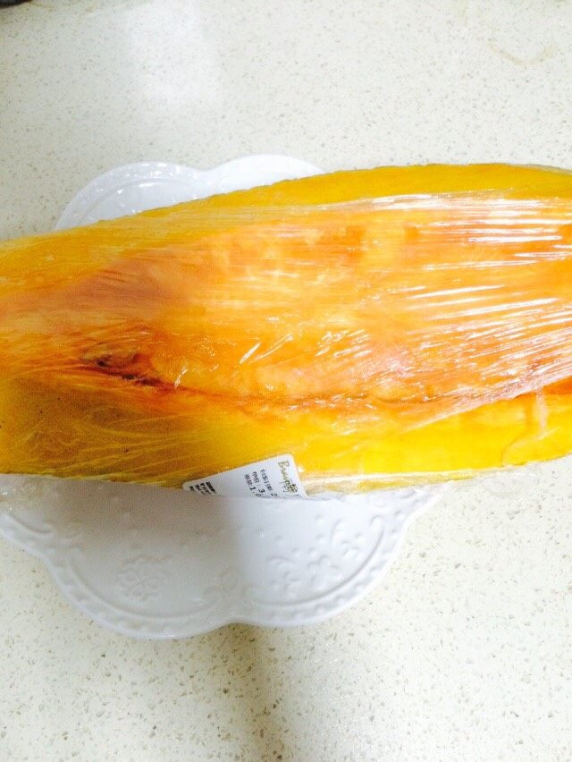 香煎南瓜饼
,准备好南瓜,洗净去皮