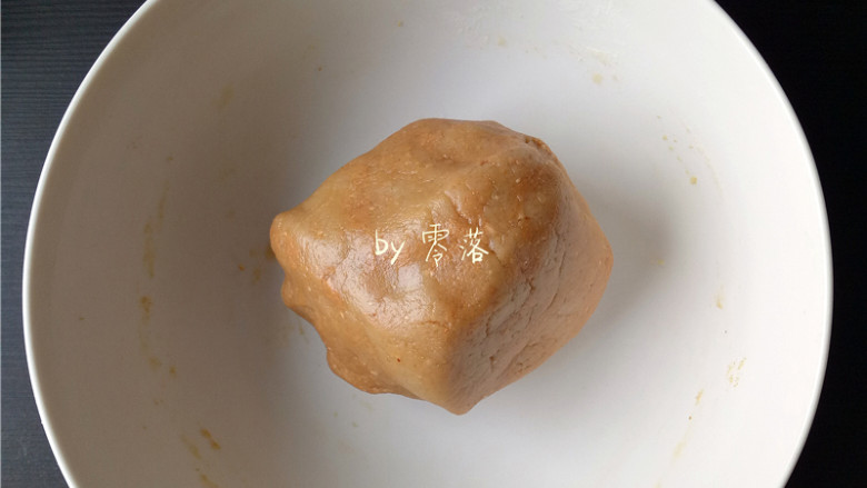 花生桃酥(空气炸锅版),再调入适量花生粉;继续拌成面团;