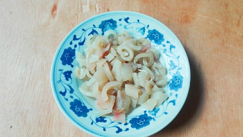 乡味+盐城嫩滑胡萝卜汁皮冻,全部切好