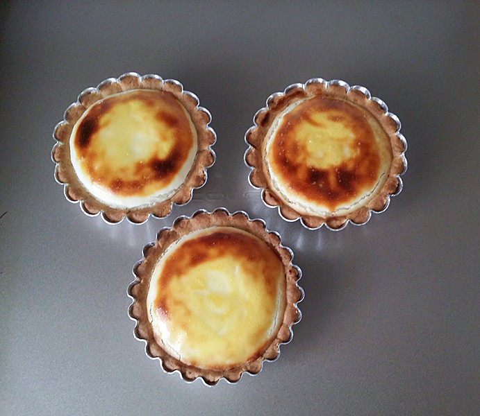 流心芝士挞,至表面焦黄立即取出、趁热食用才会流芯,但注意很烫哟