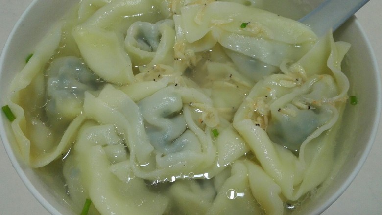 #乡味#无锡煎荠菜馄饨,荠菜馄饨也可以做成汤馄饨,撒上虾皮那个鲜美