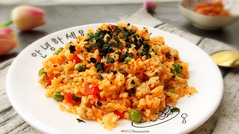 炒饭秀+辣白菜炒饭,酸辣爽口!