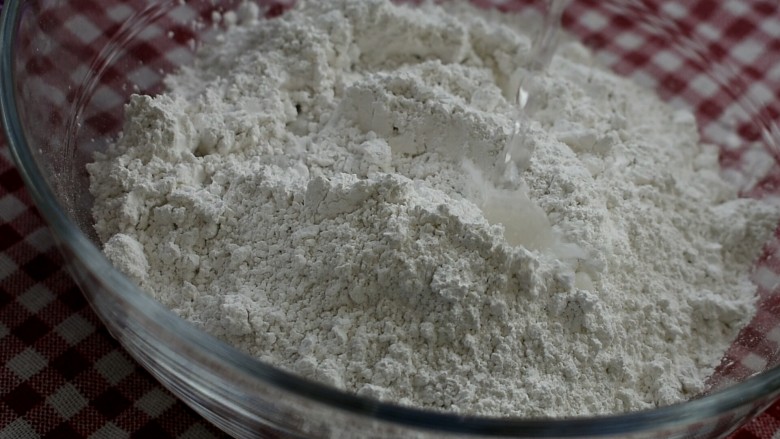 北京+油炸糕,一点点的加水,不要一次加太多