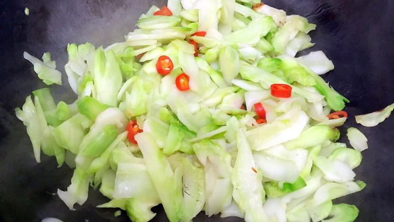 红配绿~鲜香抱子芥,翻炒均匀。