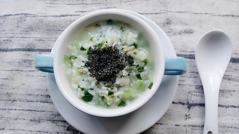 菜心肉末粥,再加入黑芝麻核桃粉