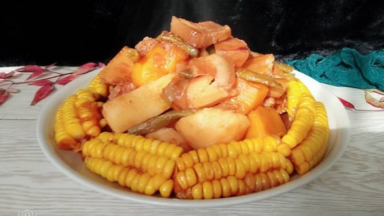 乡味+东北什锦压锅菜,装盘,热气腾腾的压锅菜上桌了